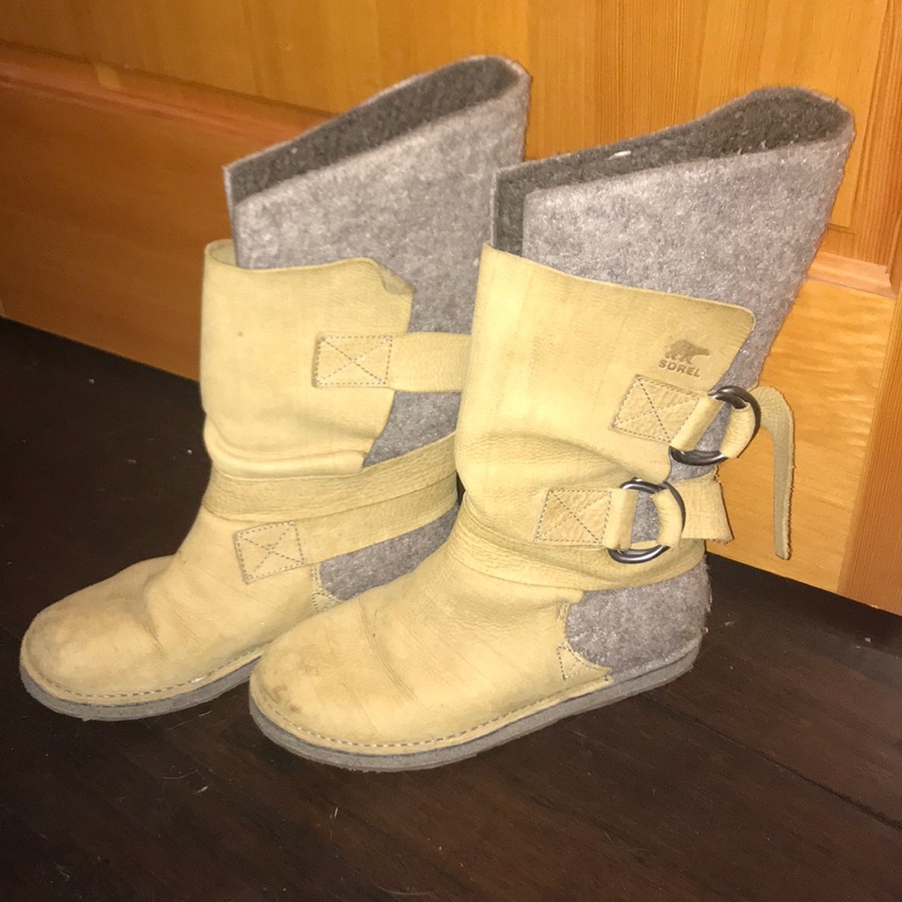 Sorel Chipahko boots size 8.5